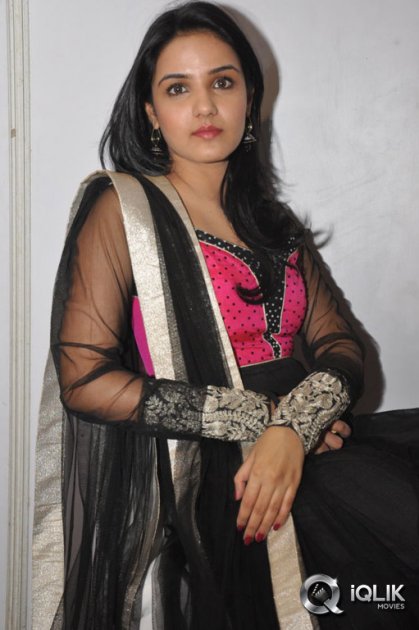 Actress-Jasmine-at-Veta-Movie-Audio-Release